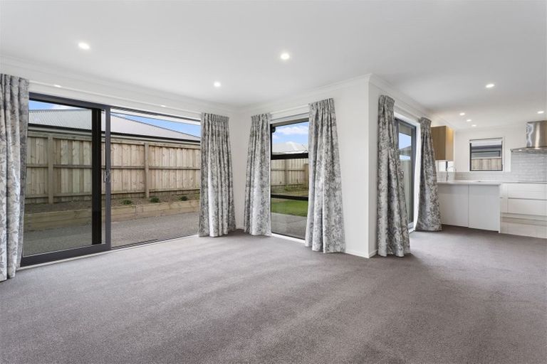 Photo of property in 17 Tutton (pvt) Mews, Rangiora, 7400