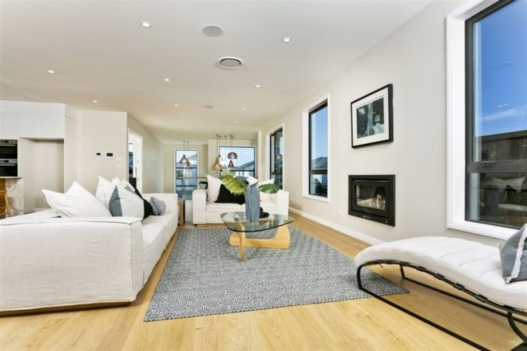 Photo of property in 16 Turutu Place, Long Bay, Auckland, 0630