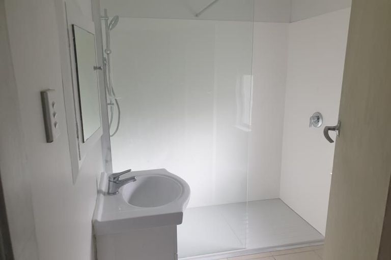 Photo of property in 15a Northcote Road, Northcote, Christchurch, 8052