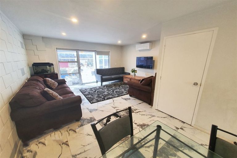 Photo of property in 4/19 Harwood Road, Mount Wellington, Auckland, 1060