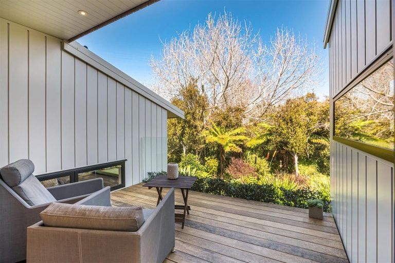 Photo of property in 2a Peter Terrace, Castor Bay, Auckland, 0620