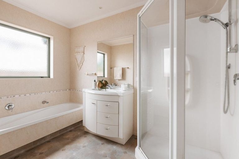 Photo of property in 8 Paua Cove, Papamoa Beach, Papamoa, 3118