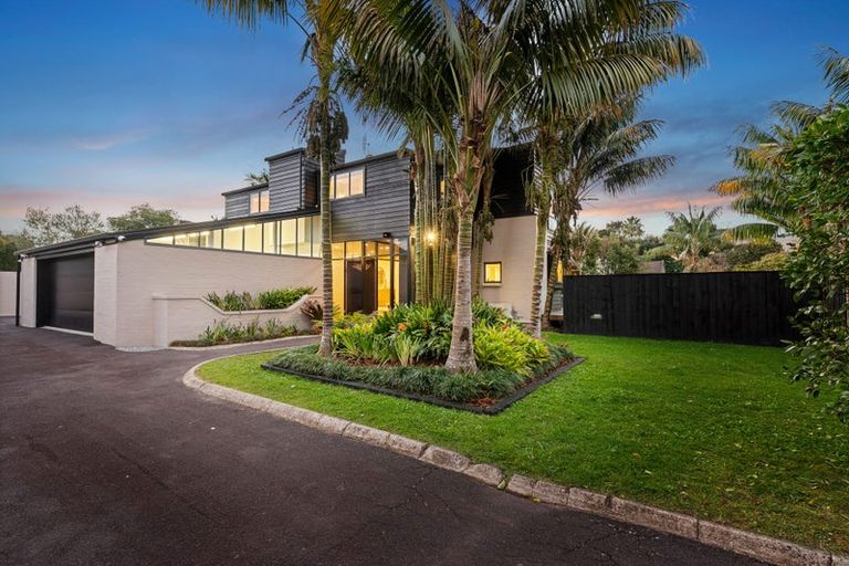 Photo of property in 6 Birchwood Grove, Greenhithe, Auckland, 0632