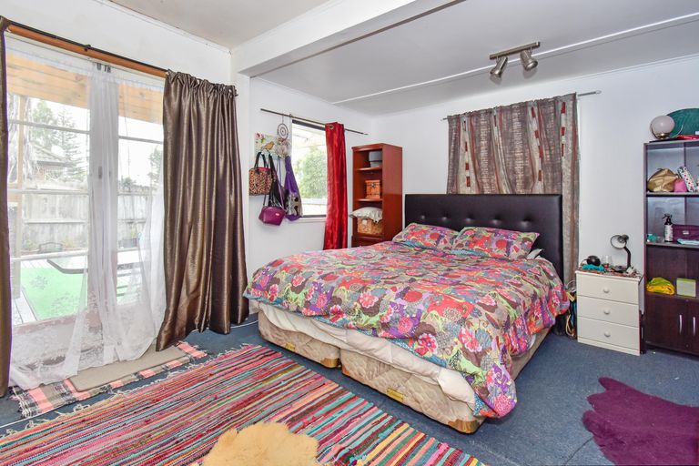 Photo of property in 18 Mcleod Road, Weymouth, Auckland, 2103