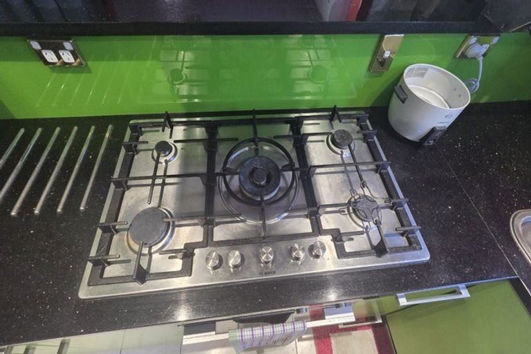 Photo of property in 15 Brains Road, Kelston, Auckland, 0602