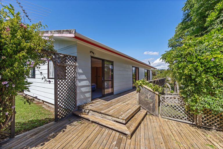 Photo of property in 16 Gerontius Lane, Snells Beach, 0920