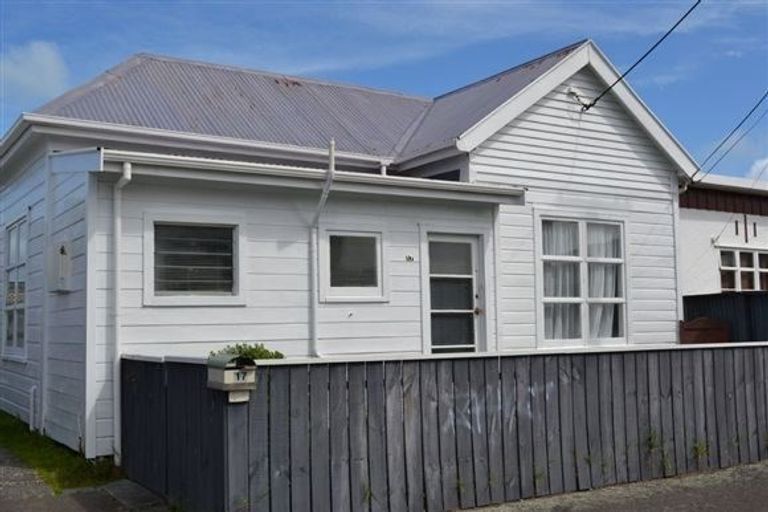Photo of property in 17 East Street, Petone, Lower Hutt, 5012