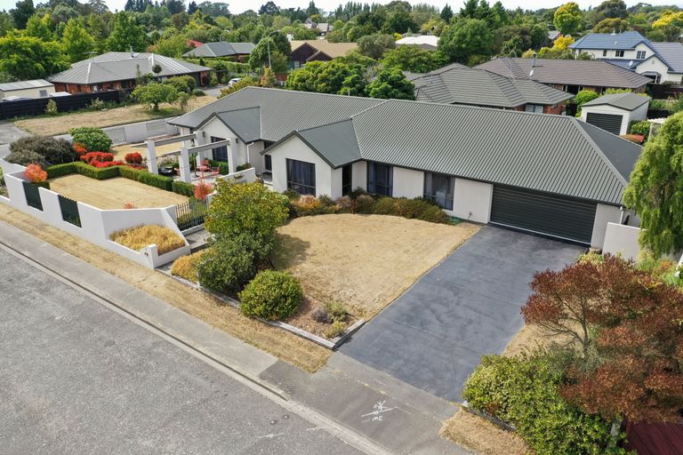 Photo of property in 1 Appleton Place, Woodend, 7610