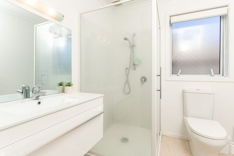 Photo of property in 10 Larsen Crescent, Tawa, Wellington, 5028