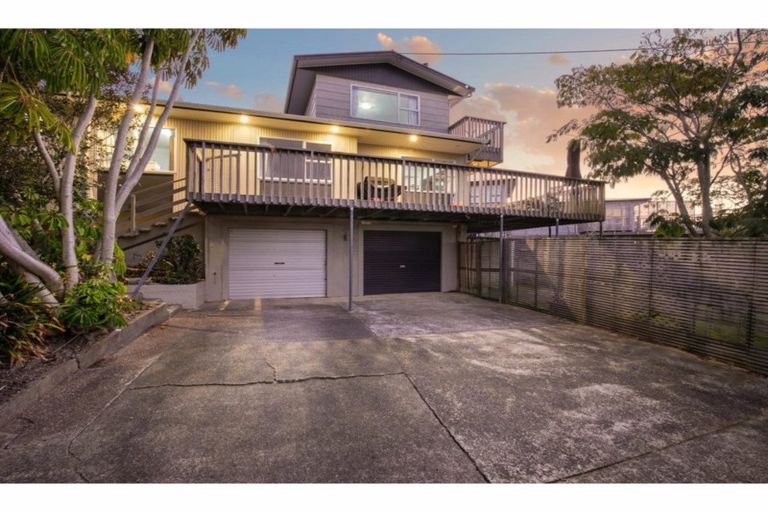 Photo of property in 12 Kauri Road, Stanmore Bay, Whangaparaoa, 0932