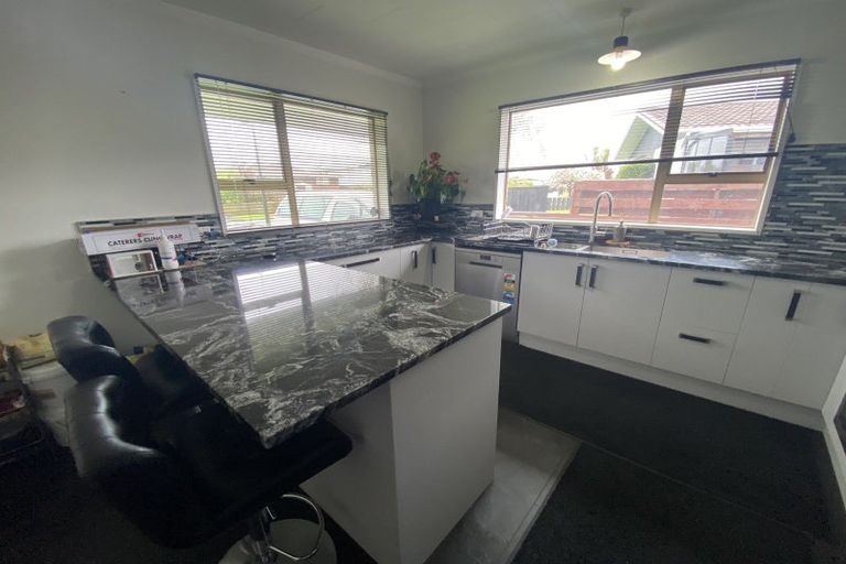 Photo of property in 12 Geraldine Crescent, Cloverlea, Palmerston North, 4412