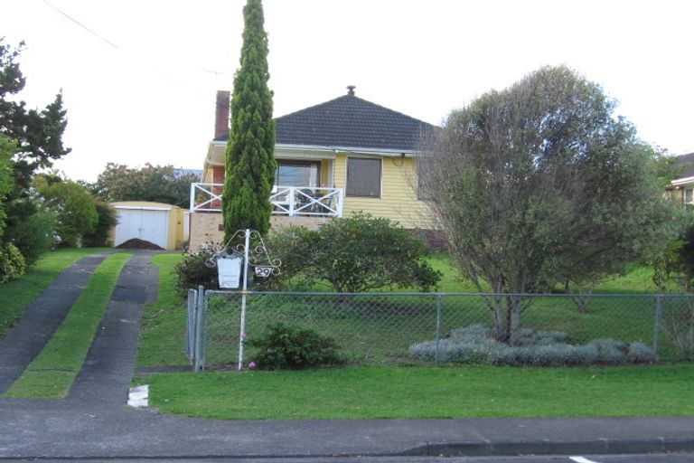 Photo of property in 29 Toru Street, Te Atatu Peninsula, Auckland, 0610