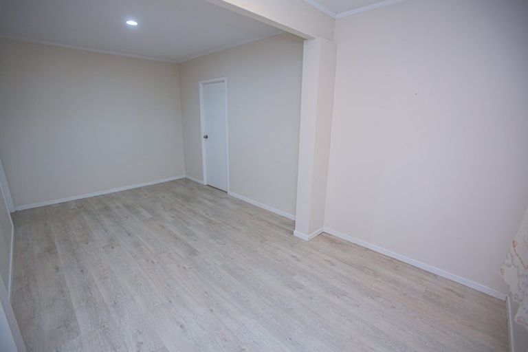 Photo of property in 1/49 Galaxy Drive, Mairangi Bay, Auckland, 0630