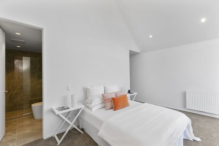 Photo of property in 75 Melbourne Road, Island Bay, Wellington, 6023