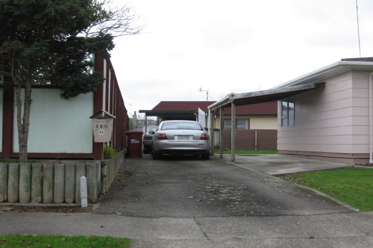 Photo of property in 2/38 Suzanne Grove, Kelvin Grove, Palmerston North, 4414