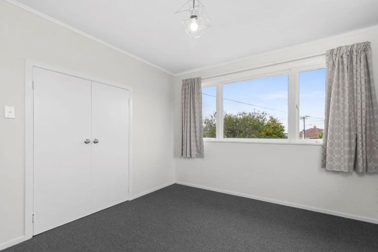 Photo of property in 4 Sexton Place, Manurewa East, Auckland, 2102