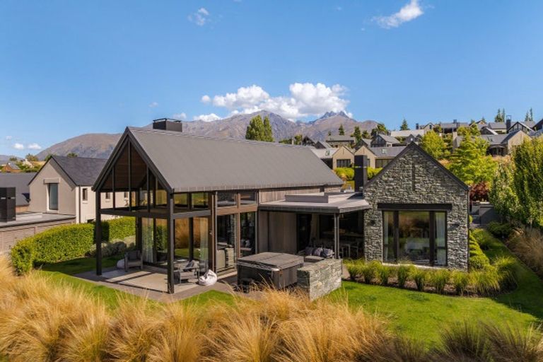 Photo of property in Millbrook Resort, 4 Dalgleish Lane, Arrowtown, 9371