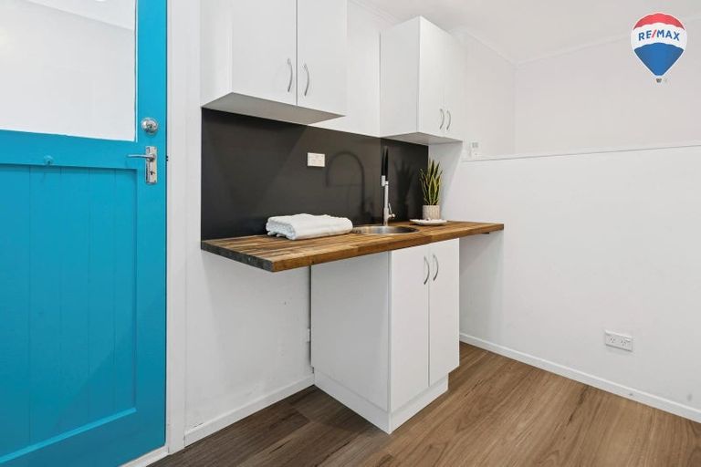 Photo of property in 86 Holborn Drive, Stokes Valley, Lower Hutt, 5019