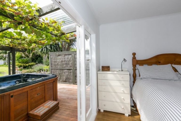 Photo of property in 10 Rogers Road, Bay View, Napier, 4104
