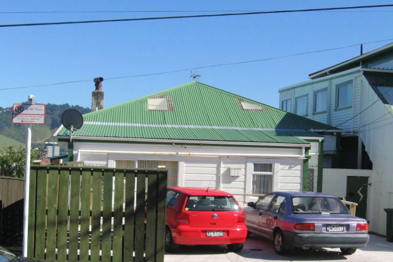 Photo of property in 8 Shannon Street, Mount Victoria, Wellington, 6011