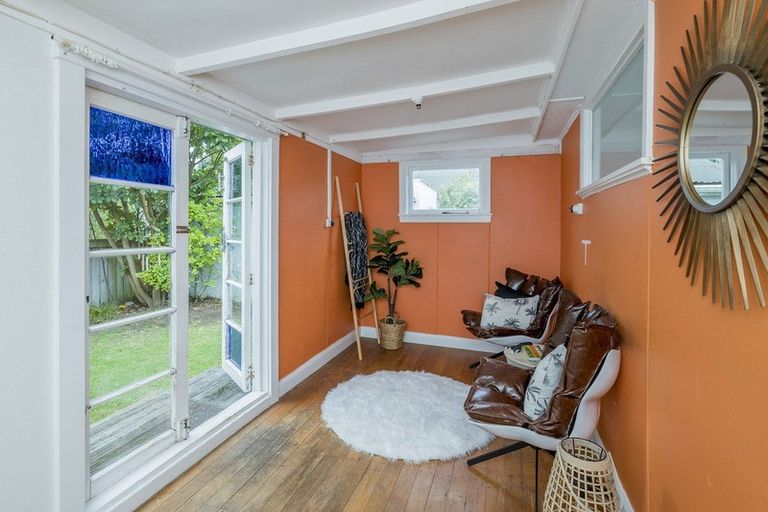 Photo of property in 74 Tilley Road, Paekakariki, 5034
