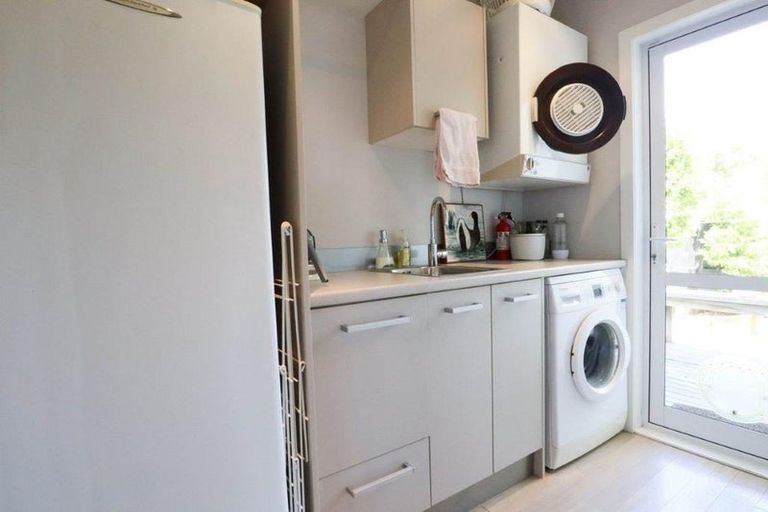 Photo of property in 1/88 Pah Road, Cockle Bay, Auckland, 2014