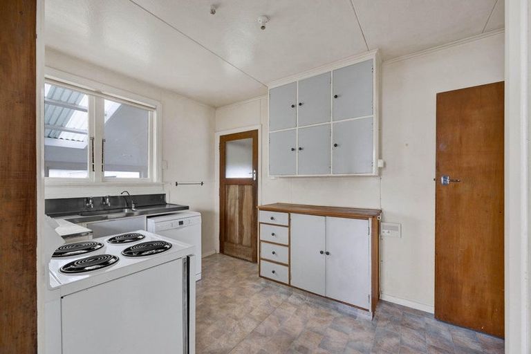 Photo of property in 4 Bone Crescent, Hawera, 4610