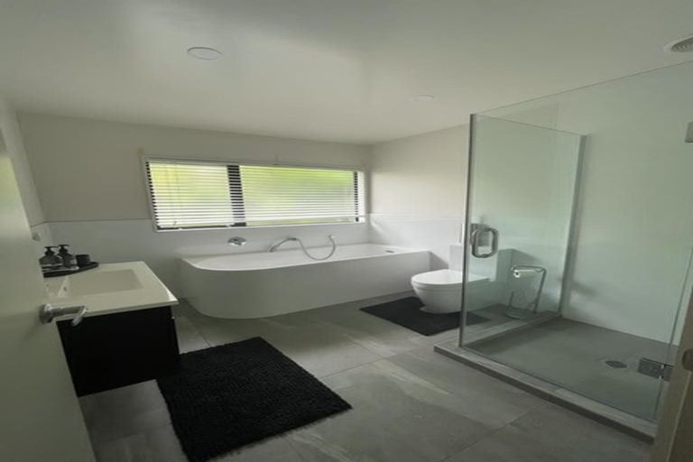 Photo of property in 15 Mcdowell Crescent, Hillcrest, Auckland, 0627