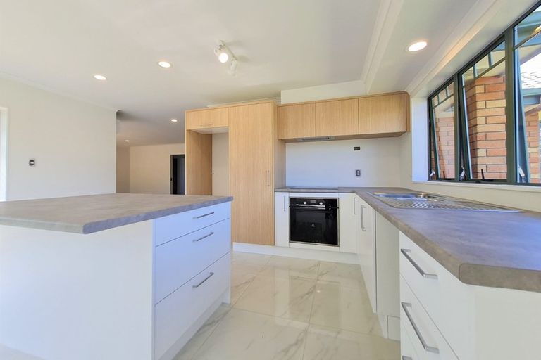 Photo of property in 33 Sandwick Drive, Weymouth, Auckland, 2103