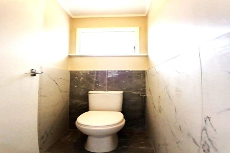 Photo of property in 1/11 Talavera Place, Te Atatu South, Auckland, 0602