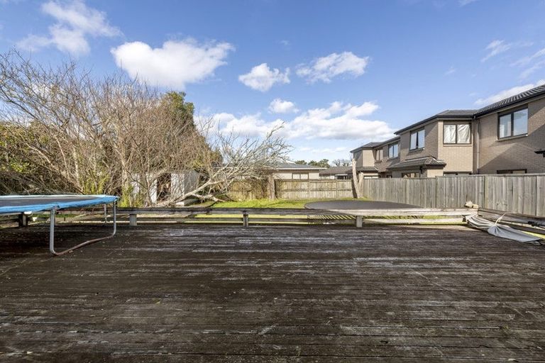 Photo of property in 26 Tiraumea Drive, Pakuranga, Auckland, 2010