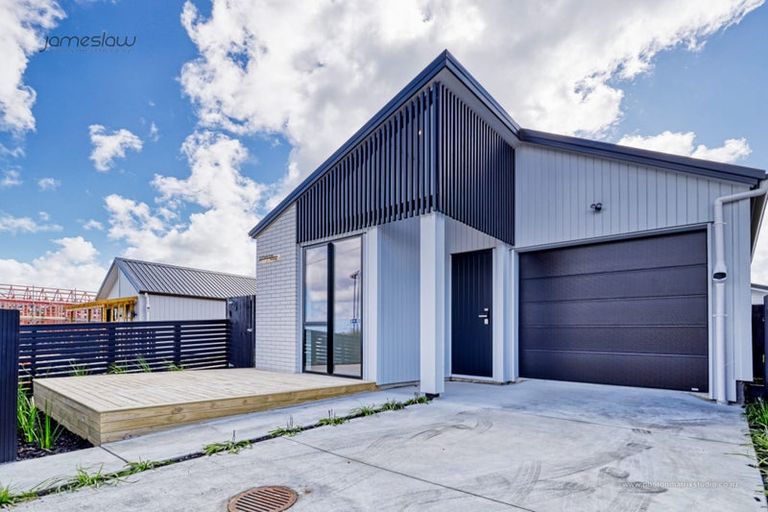 Photo of property in 20 Papai Lane, Massey, Auckland, 0614