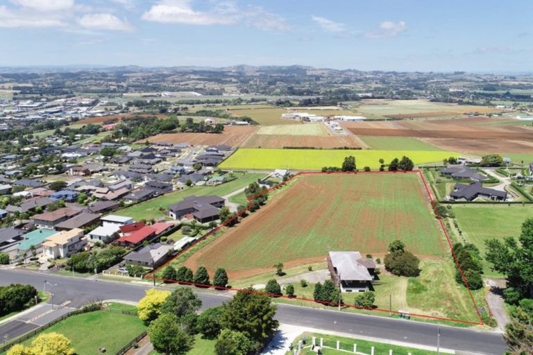 Photo of property in 82 Anzac Road, Pukekohe, 2120