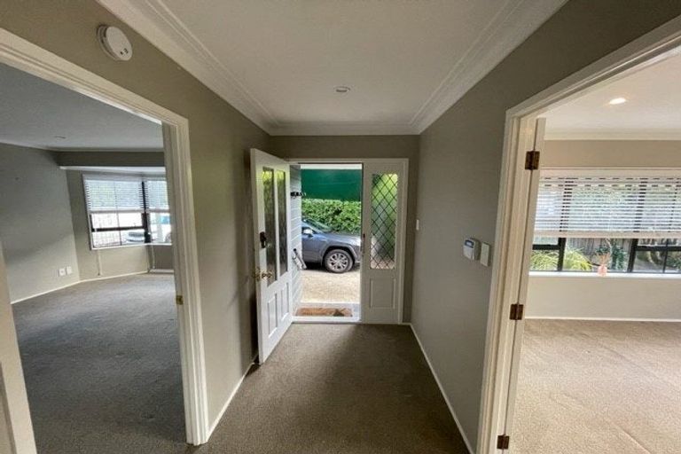 Photo of property in 2/48 Shakespeare Road, Milford, Auckland, 0620