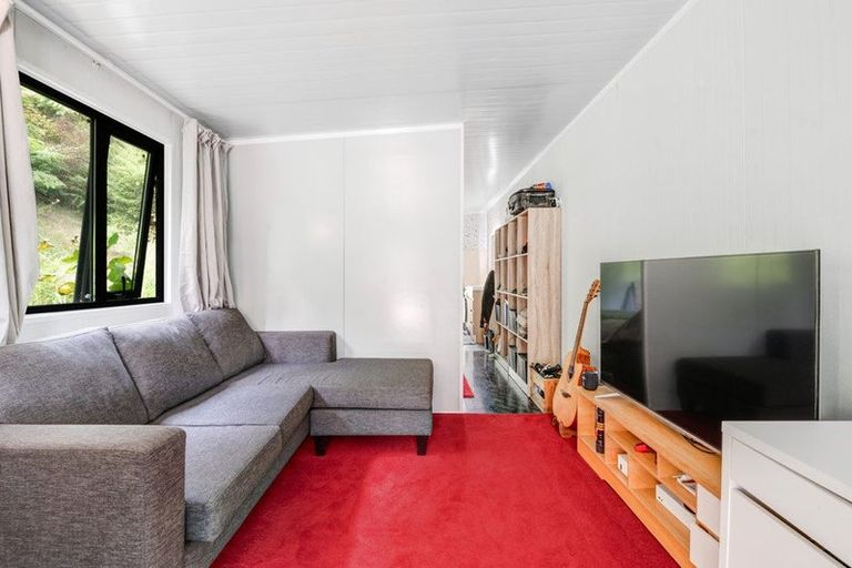 Photo of property in 12 Chenery Road, Red Beach, 0932