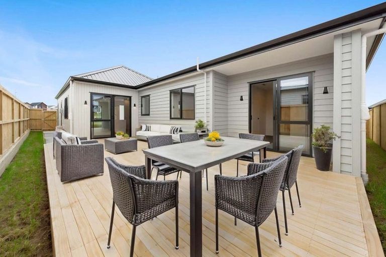 Photo of property in 12 Kobe Street, Karaka, 2580