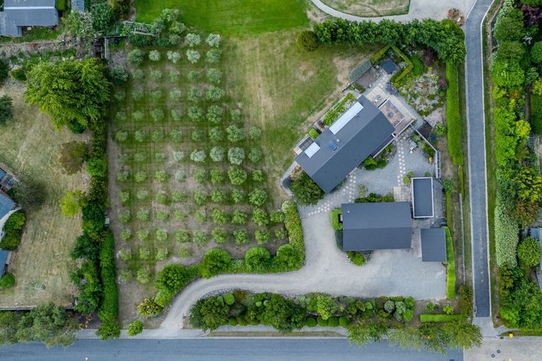 Photo of property in 5 Ridgecrest, Wanaka, 9305