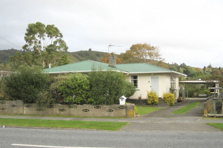 Photo of property in 14 Horoeka Street, Stokes Valley, Lower Hutt, 5019