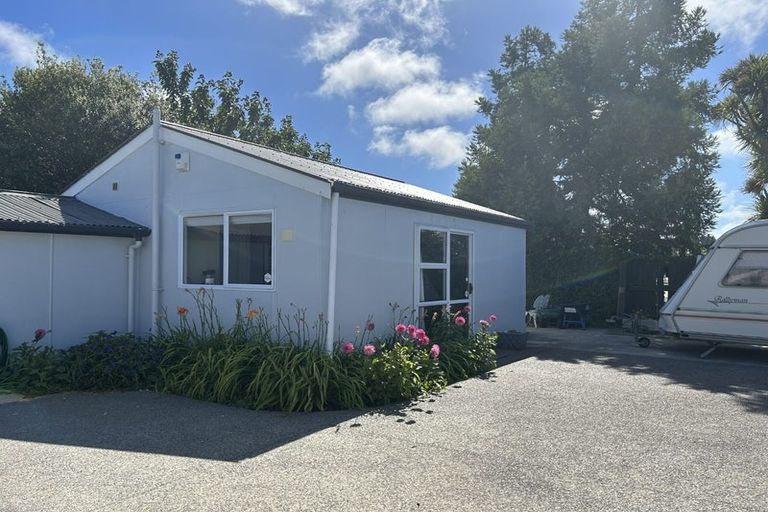 Photo of property in 9 Odie Place, Wainoni, Christchurch, 8061