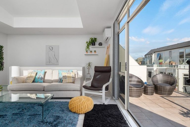 Photo of property in 5/47 Marine Parade, Mount Maunganui, 3116