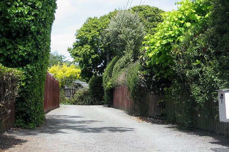 Photo of property in 9 Lake Terrace Road, Burwood, Christchurch, 8061
