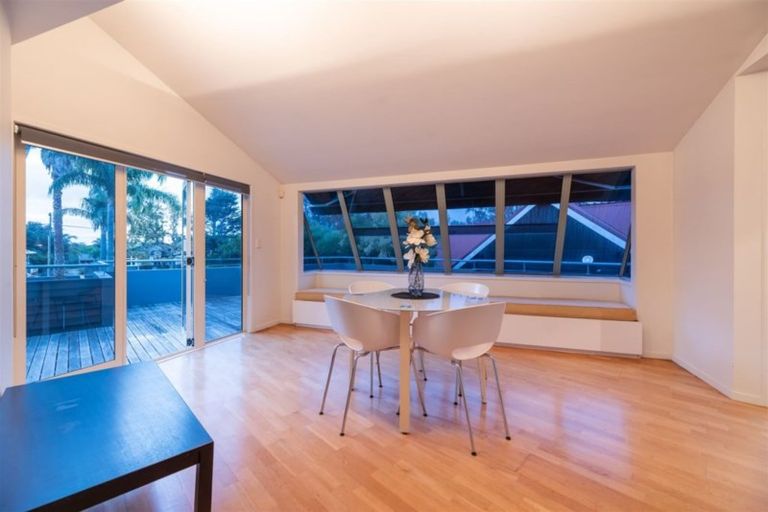 Photo of property in 13 Norwood Road, Bayswater, Auckland, 0622