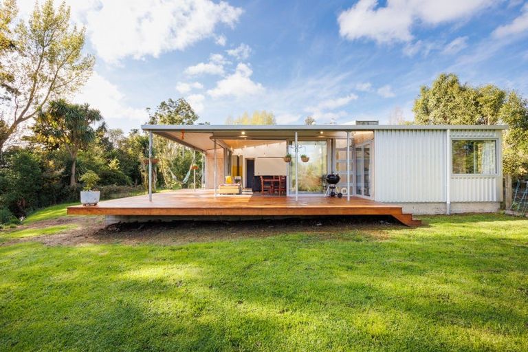 Photo of property in 849b Makerua Road, Tokomaru, Palmerston North, 4474