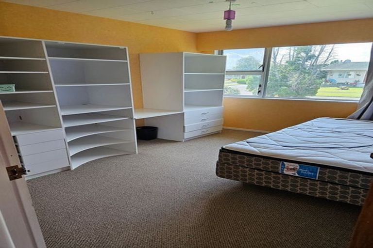 Photo of property in 9 Kapiti Place, Awapuni, Palmerston North, 4412