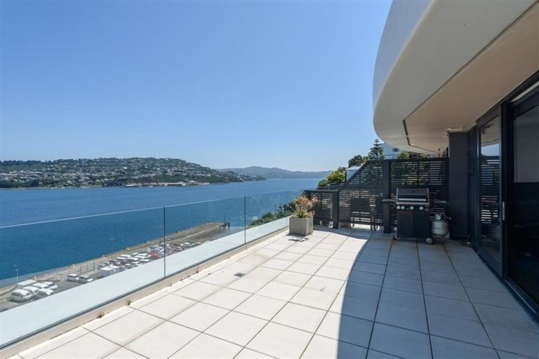 Photo of property in Shelley Bay Terraces, 21/61 Maupuia Road, Maupuia, Wellington, 6022