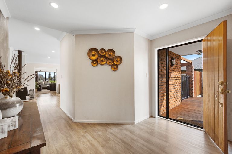 Photo of property in 49 Oaklands Drive, Cambridge, 3434