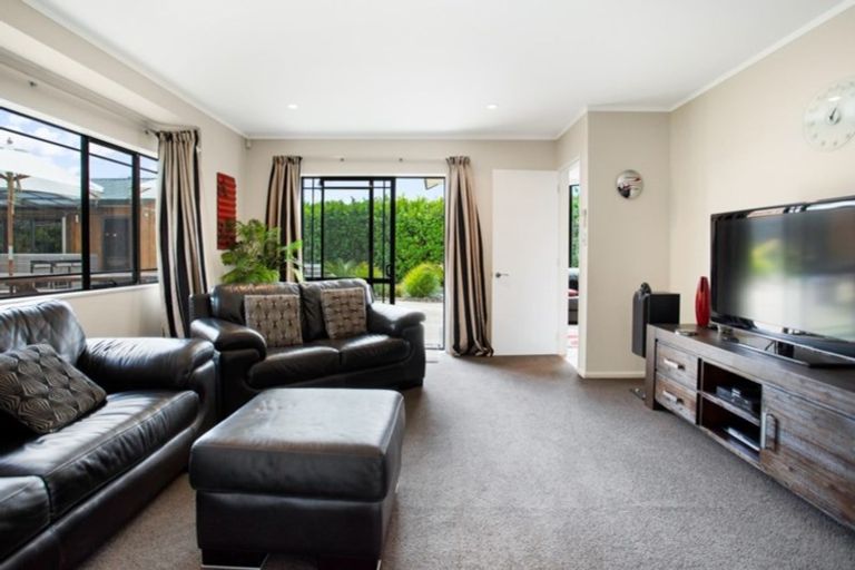 Photo of property in 65 Sunny Crescent, Huapai, Kumeu, 0810