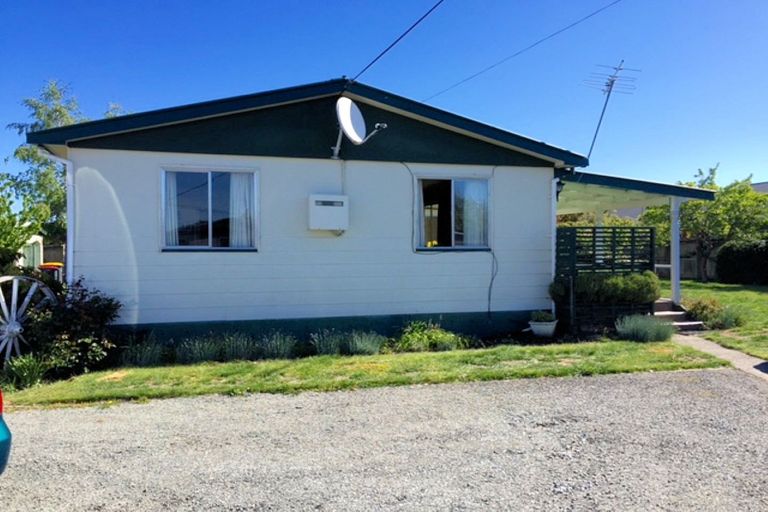 Photo of property in 4 Hallewell Road, Twizel, 7901