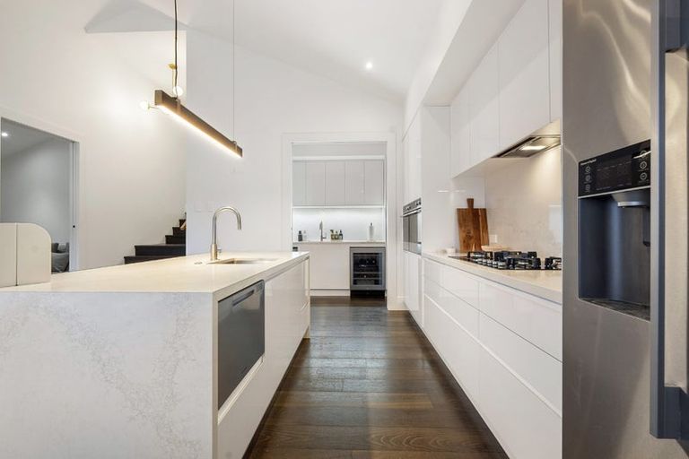 Photo of property in 10 Le Roy Terrace, Birkenhead, Auckland, 0626