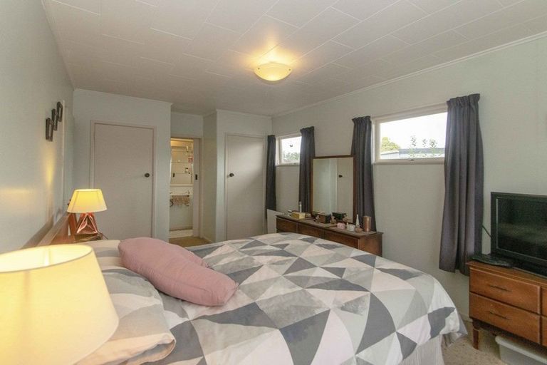 Photo of property in 28 Mcgregor Avenue, Pirimai, Napier, 4112